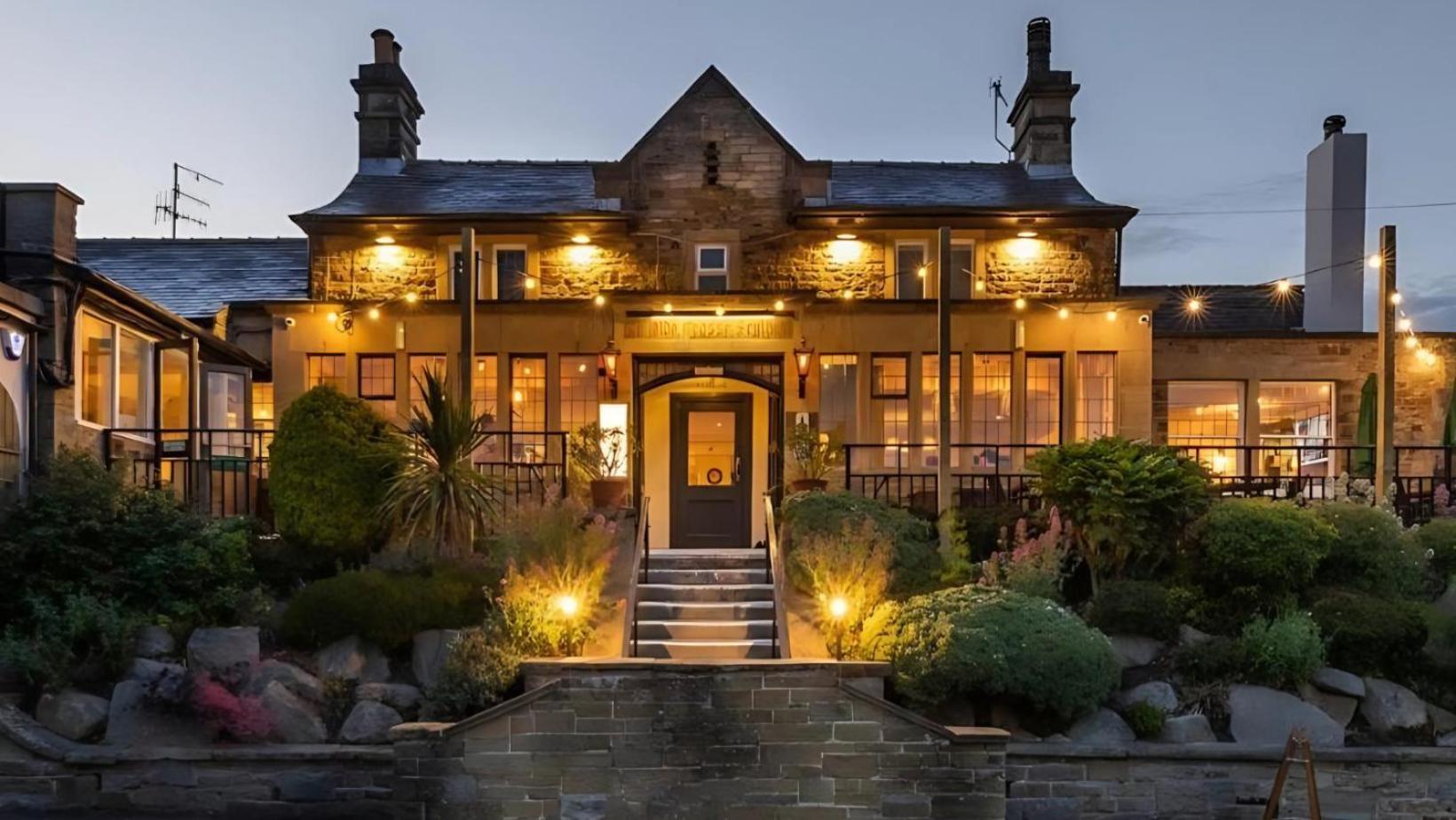 The Cross Scythes Hotel Sheffield Eksteriør billede